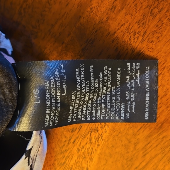 WhiteHouse Black Market one shoulder shirt - Picture 5 of 6